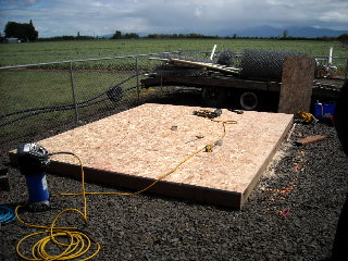 05-07-09_Hut_3